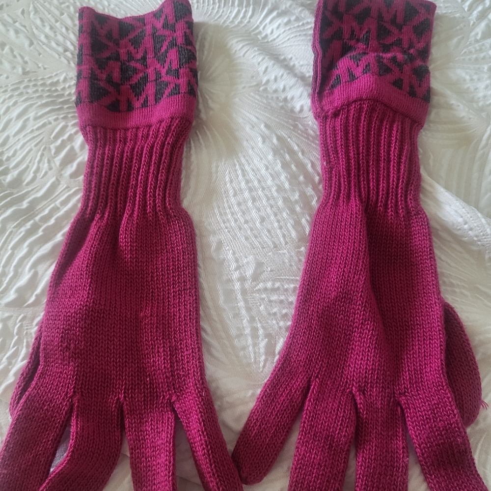 Michael Kors Fuchsia Knit Gloves